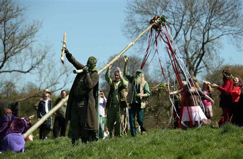 mypoel|maypole symbolism.